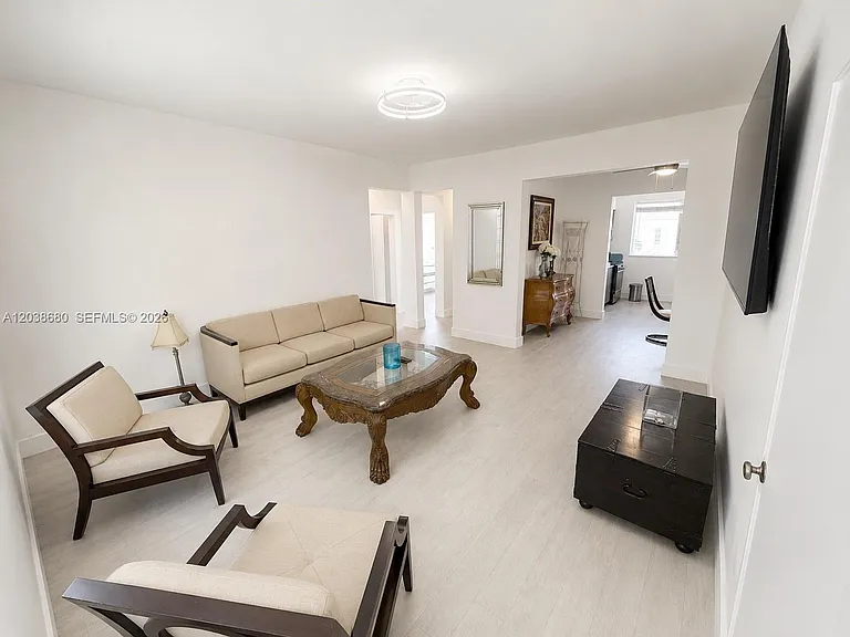 762 Lenox Ave #5 — Photo 2