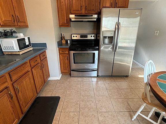 2nd image of 515 20th St #515