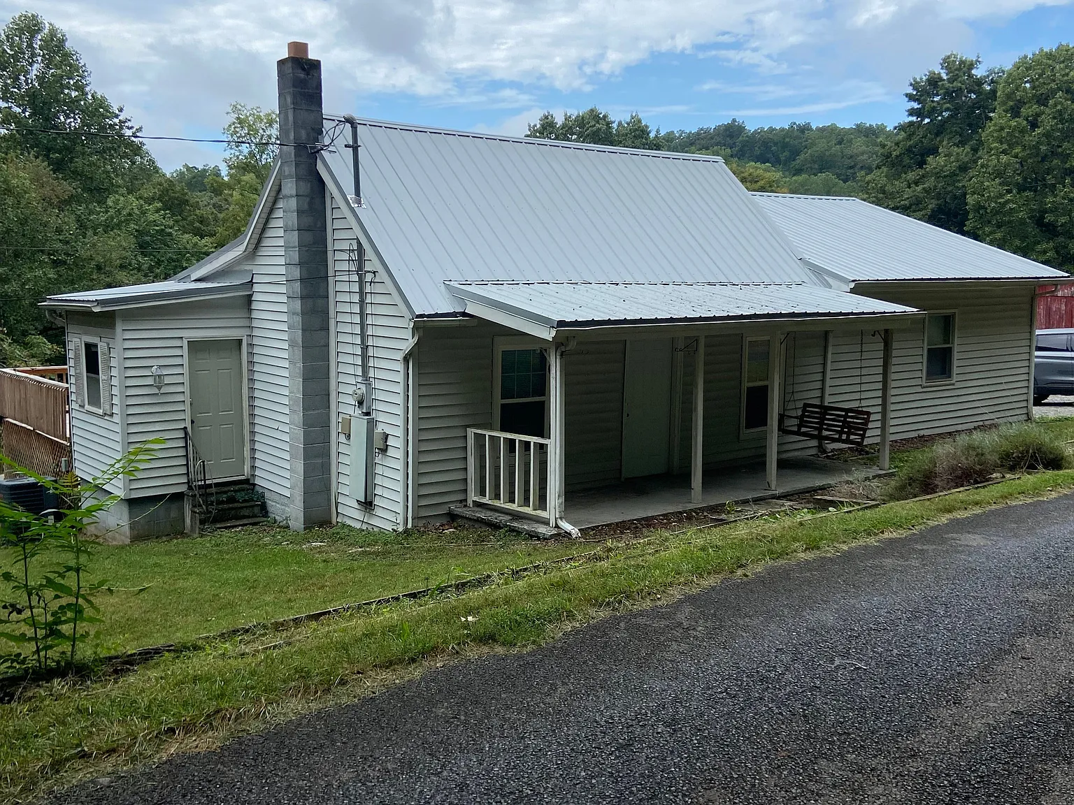 3 bed, 1.0 bath, 1650 sqft, $1,350 — Photo 3