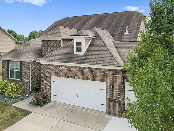 2nd image of 2819 Dorset Dr