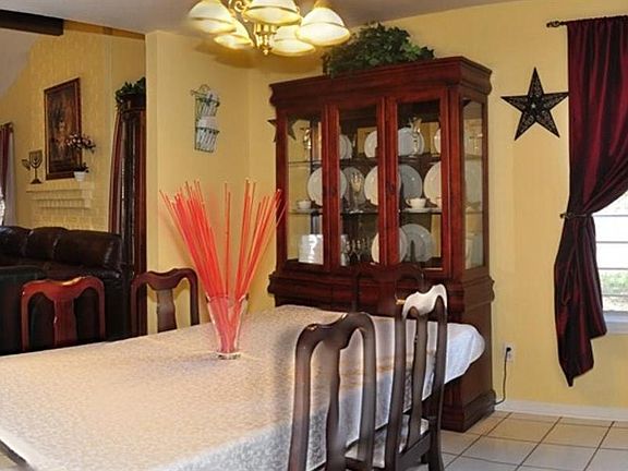 4th image of 8019 Vista Del Sol Dr
