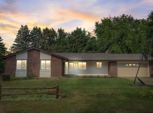 1714 Holly Ln, Grafton, WI 53024