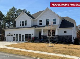 930 W Hedgelawn Way, Southern Pines, NC 28387