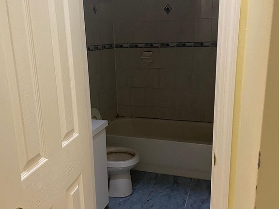 3rd image of 25 Tessa Ct Floor 1
