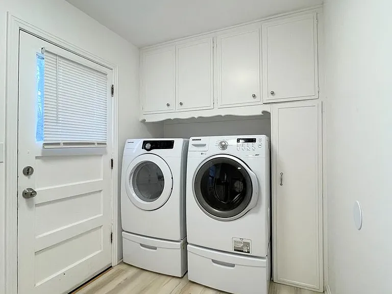 1019 College Ln — Photo 13