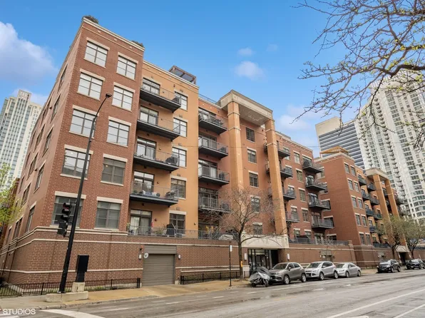 560 W Fulton St APT 308, Chicago, IL 60661