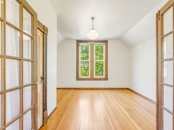 portland-oregon-2076780085 picture