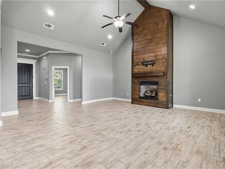 1340 Sweetbriar Cir — Photo 5