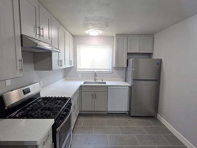 8904 Plymouth St #8904 — Photo 8