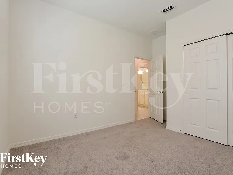 1256 Spokane Point — Photo 9
