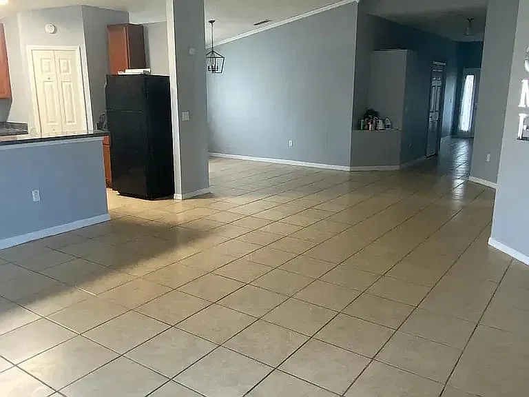 3 bed, 1935 sqft, $2,200 — Photo 3