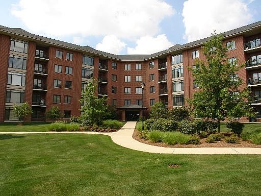 1st image of 855 E 22nd St APT 316