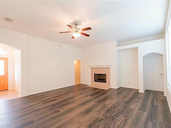 5th image of 234 Silvercreek Dr
