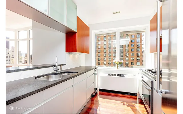 Rented by Douglas Elliman | media 19