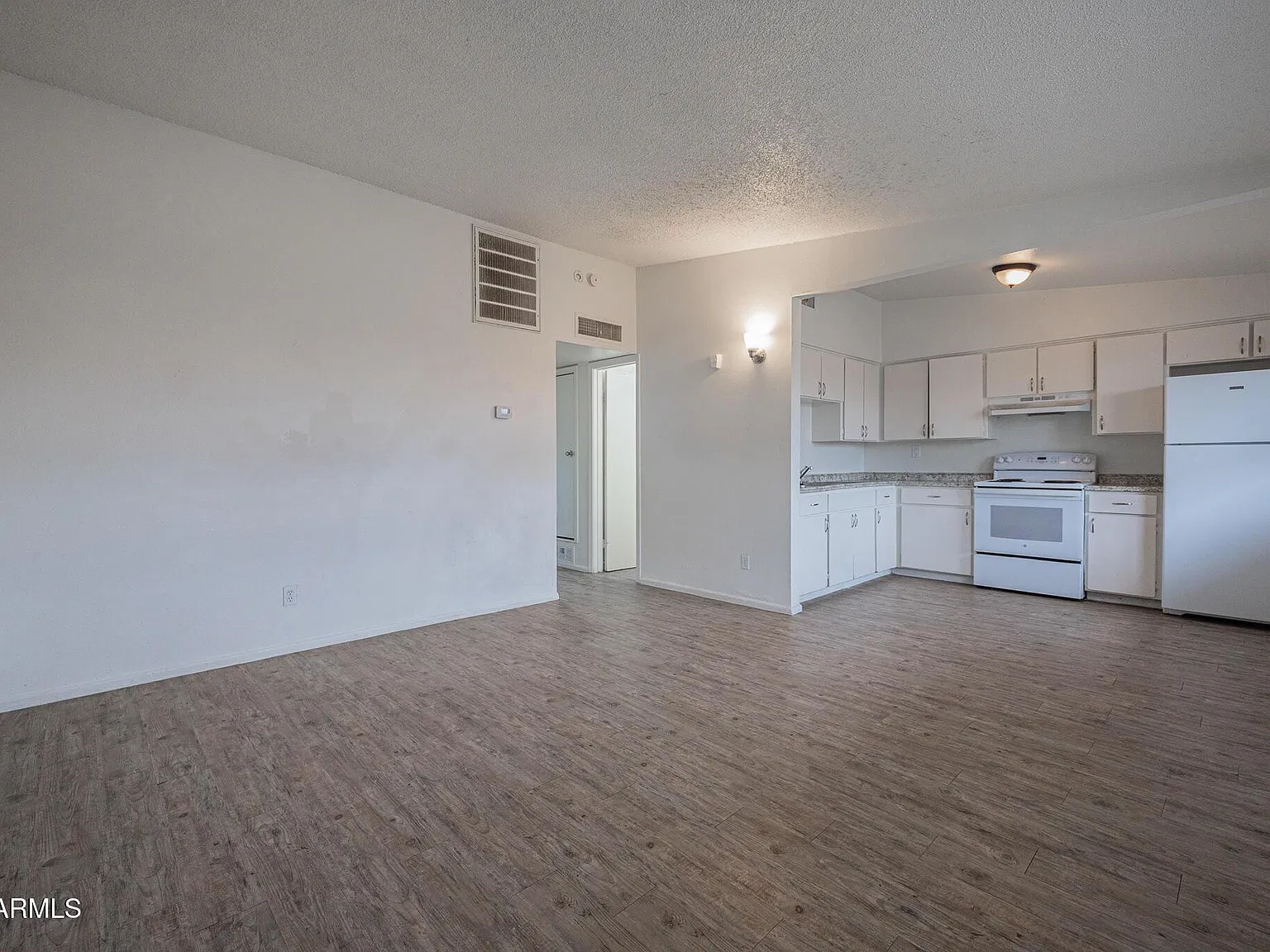2 bed, 1.0 bath, 650 sqft, $995 — Photo 3