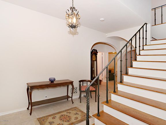 3rd image of 542 San Marino Ave
