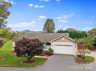 21 Presbyterian Church Rd, Mills River, NC 28759