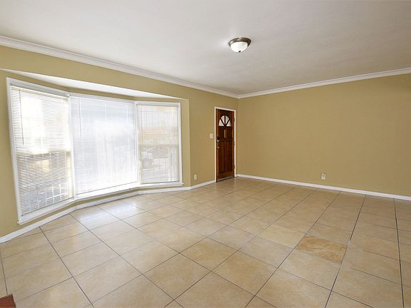 2nd image of 1318 W 81st St