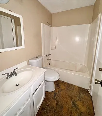 904 Jeffrey Ct #B — Photo 9