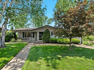 8876 Sandy Crest Dr, White Lake, MI