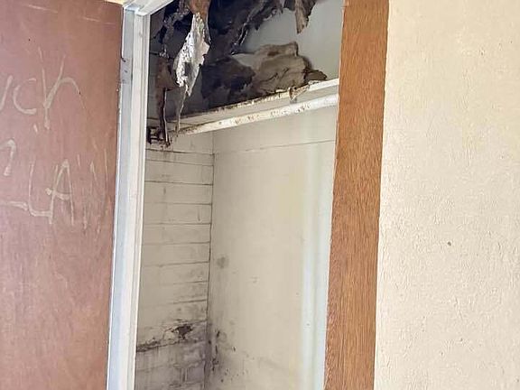 5th image of 364 W Brown Drive