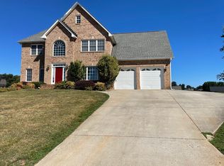 1184 Farmington Dr, Forest, VA 24551