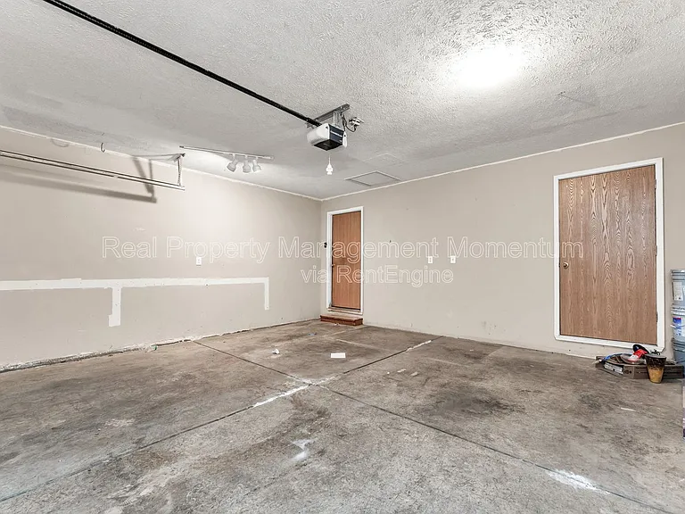 3251 W Scott St — Photo 23
