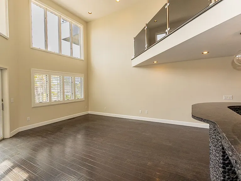 2511 Manchester Ave — Photo 9