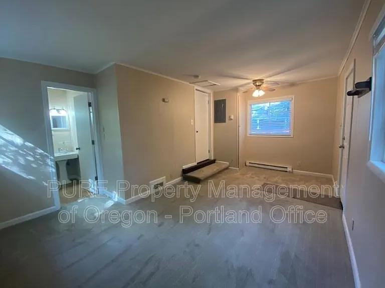 3550 Lake Grove Ave — Photo 13