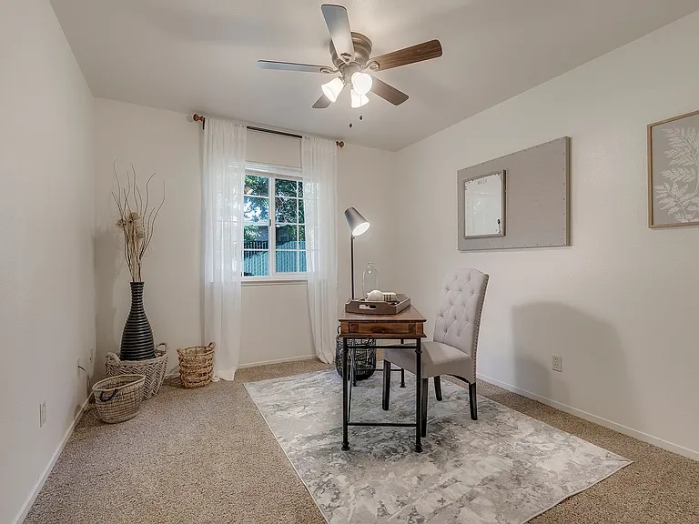 Oak Meadow Apartments — Photo 41