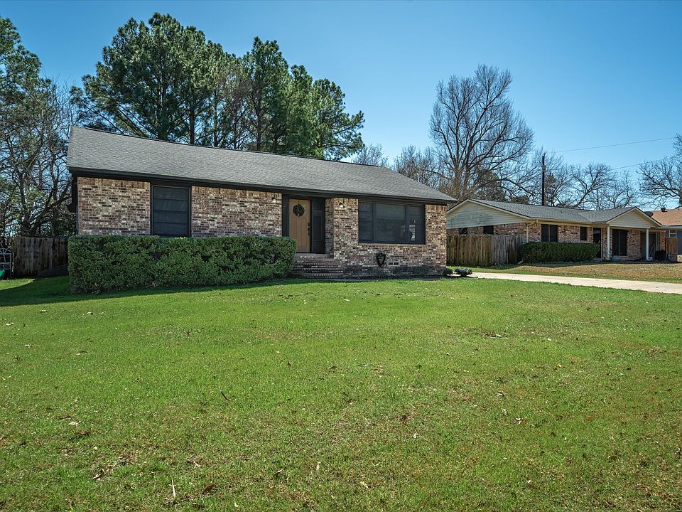 1st image of 1460 Forrest Dr