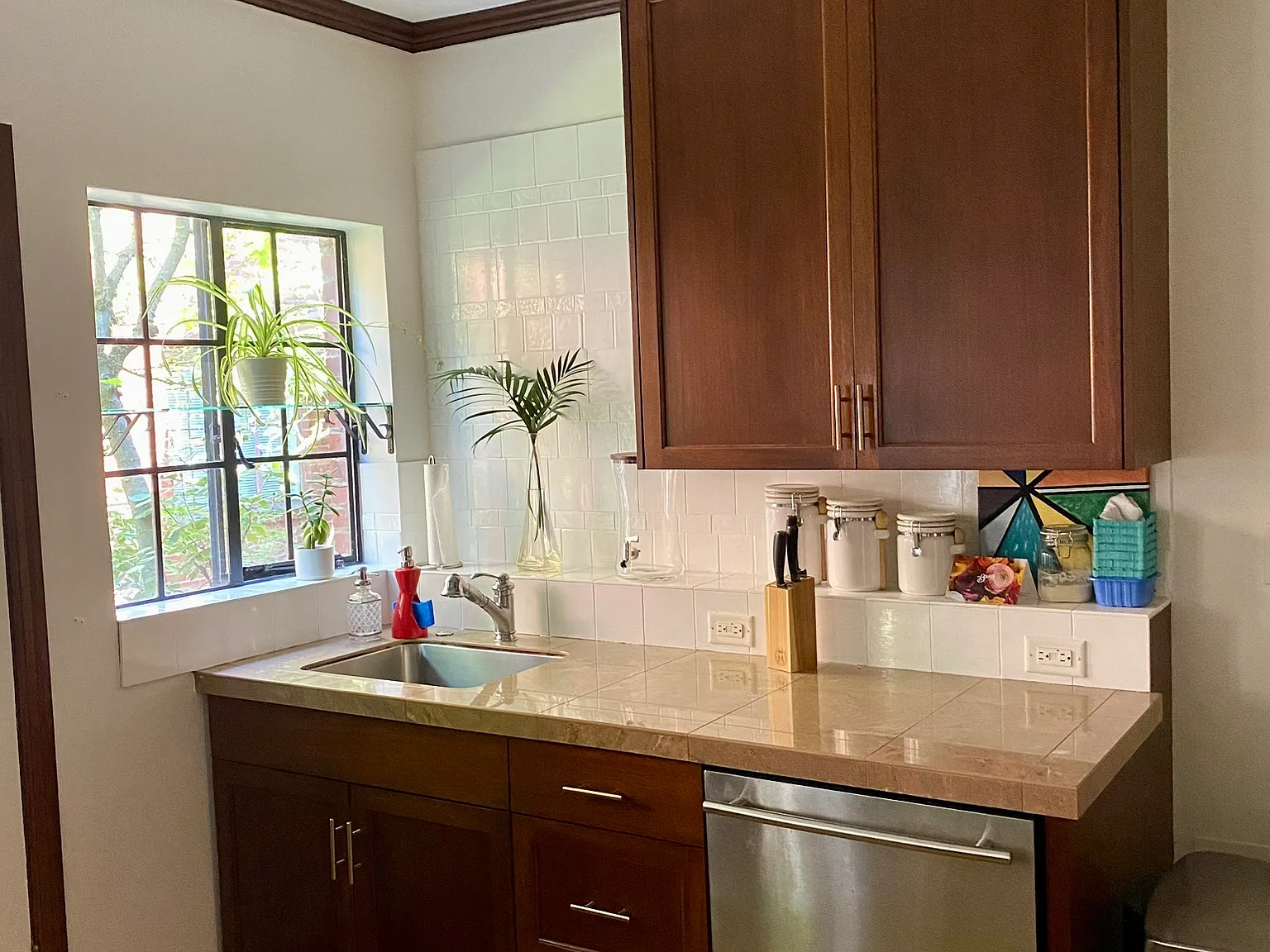 2 bed, 1728 sqft, $2,550 — Photo 2