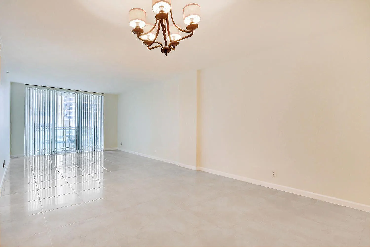 1 bed, 1.0 bath, 883 sqft, $2,150 — Photo 3