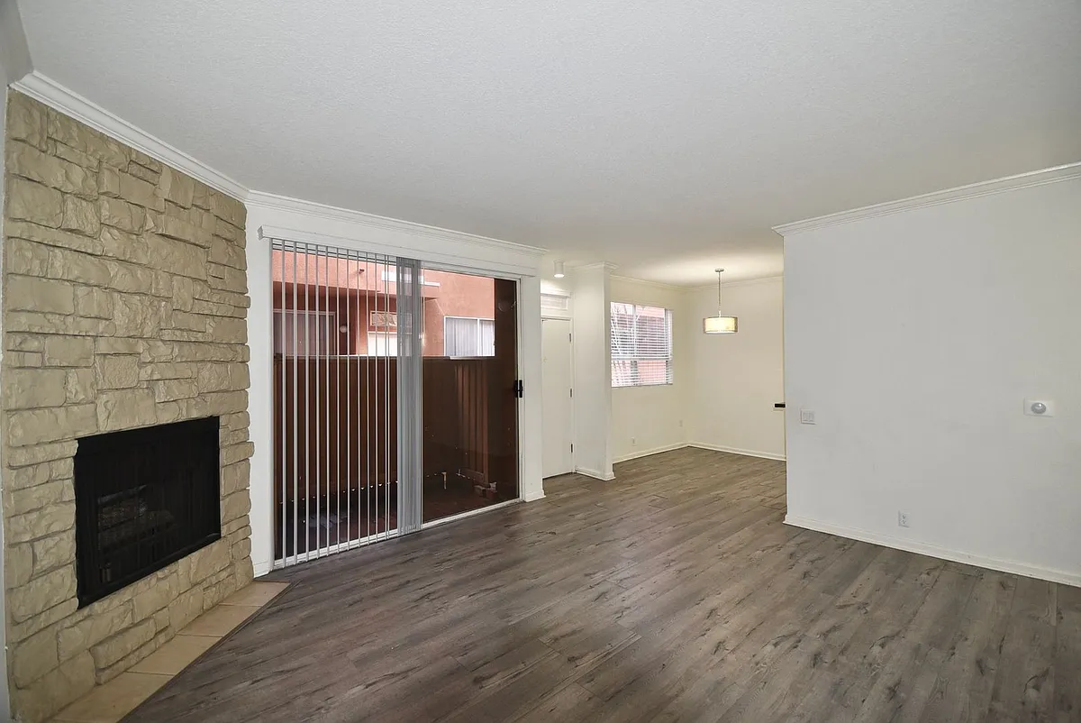 Building Photo - 11107