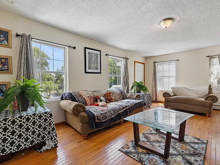 2 Sandra Dr — Photo 11