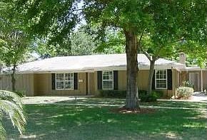 Sophisticated Island Home on Estate Lot