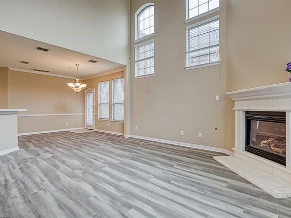 4th image of 2124 Prager Port Ln