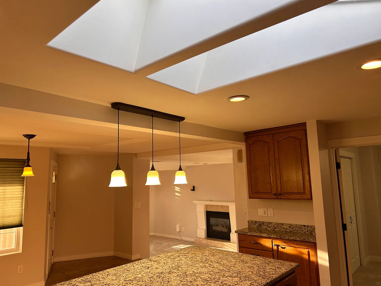 2 bed, 1321 sqft, $3,000 — Photo 4