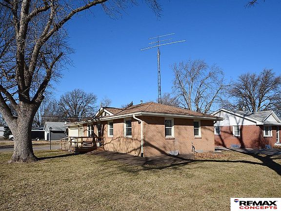 3rd image of 7040 Seward Ave