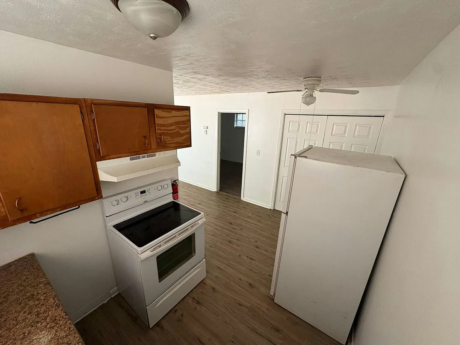 56 Fernwood Avenue, Unit B — Photo 4