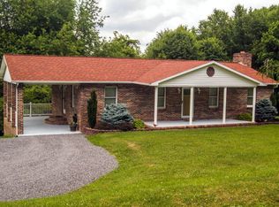 525 Laurelwood Acres Rd, Cedar Bluff, VA 24609