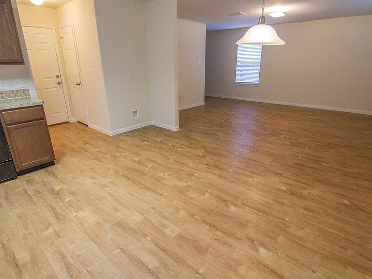 734 N Ella Creek Dr — Photo 4