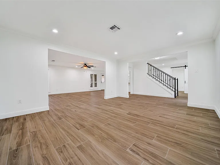 950 Del Norte St — Photo 13