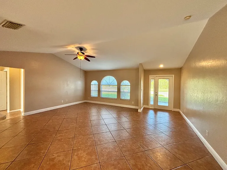 4343 SW Sands Blvd — Photo 45