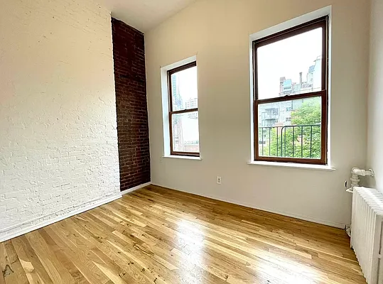 Rented by J PRESTON AND ASSOCIATES INC | media 13