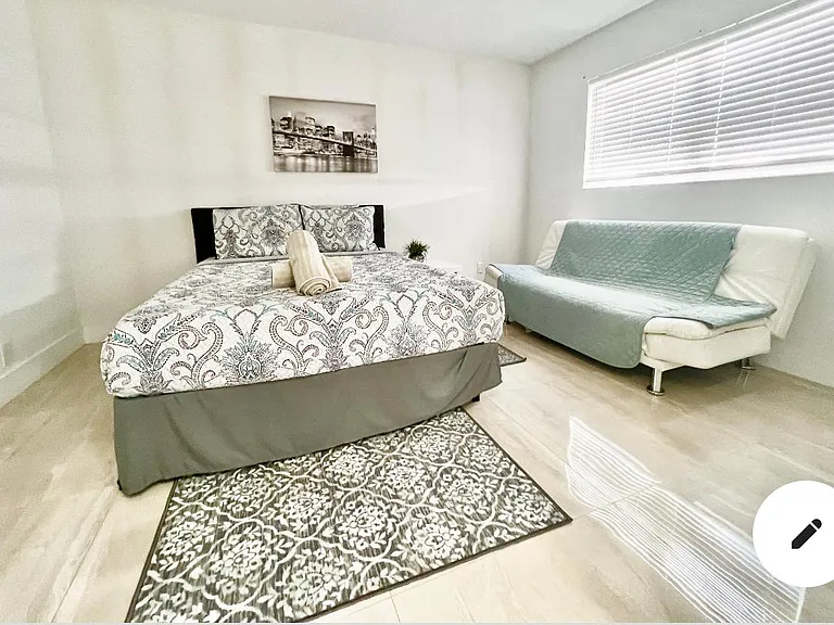 5733 SW 24th Ave — Photo 28