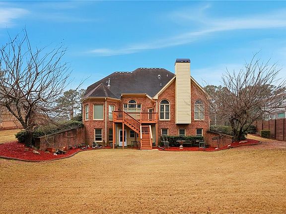 3rd image of 930 Old Tucker Rd