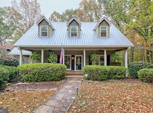 129 Bend N Hickory Rd, Toccoa, GA 30577