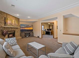 2336 Boulder Ridge Ln, Woodbury, MN 55125