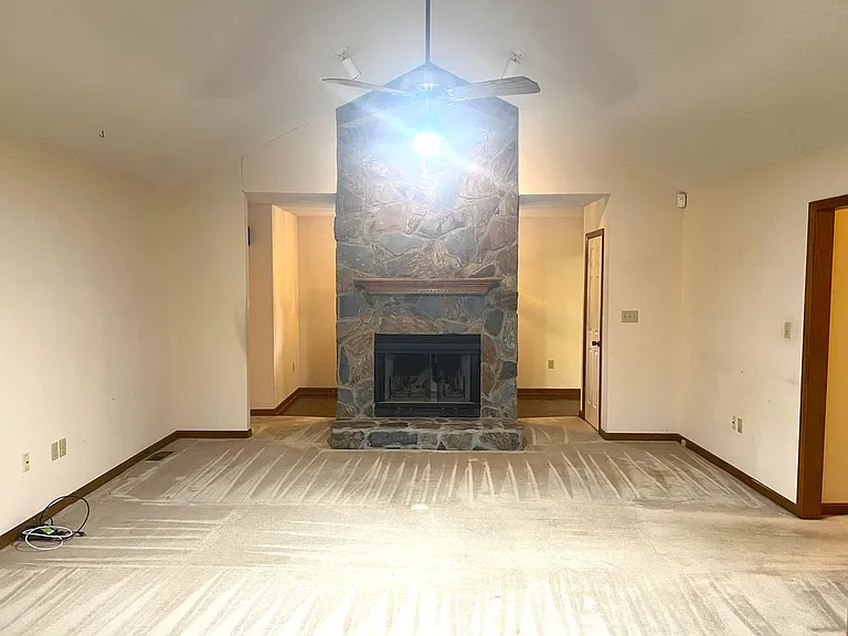 178 Woodard Rd — Photo 14